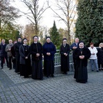 Nabożeństwo na cmentarzu Centralnym