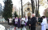 Bp Stanisław Salaterski poświęcił odnowioną kaplicę cmentarną w Wojniczu