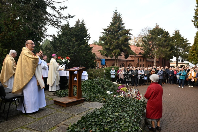 Wszystkich Świętych na koszalińskim cmentarzu