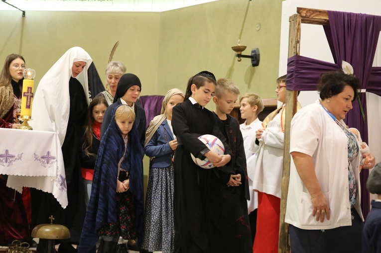 Korowód świętych w parafii Niepokalanego Serca NMP w Wieprzu - 2022
