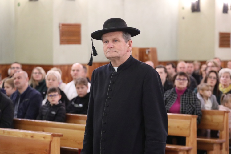 W reprezentacji świętych w Wieprzu nie zabrakło bł. kard. Stefana Wyszyńskiego.