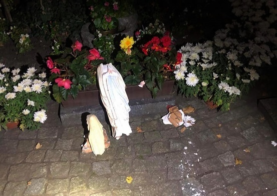 W Wierzbicach zniszczono figurę Maryi oraz grób siostry zakonnej