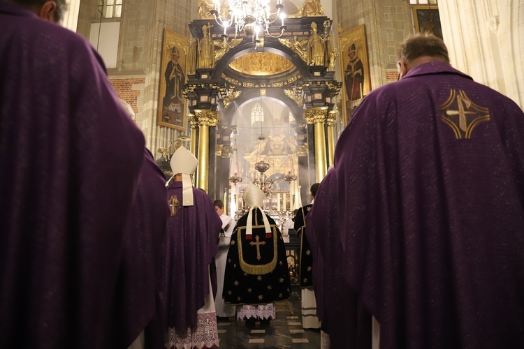 Dzień Zaduszny w katedrze na Wawelu