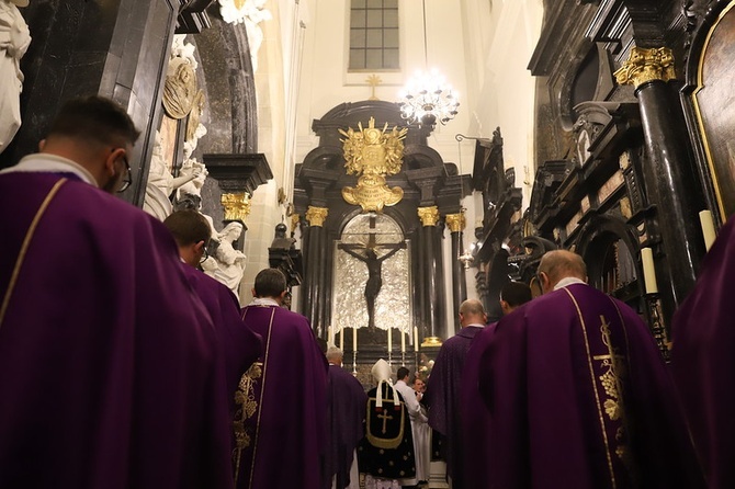 Dzień Zaduszny w katedrze na Wawelu