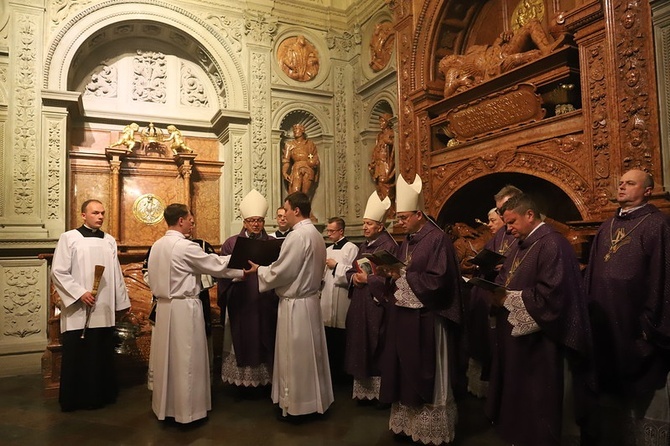 Dzień Zaduszny w katedrze na Wawelu