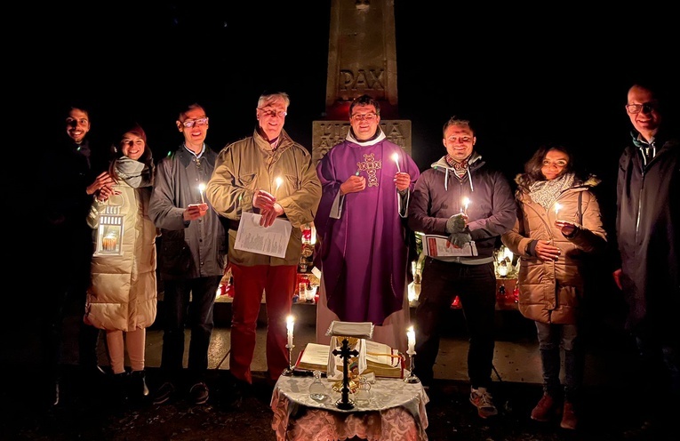 Msza na Cmentarzu Żołnierzy Włoskich - modlitwa Pastoral Centre