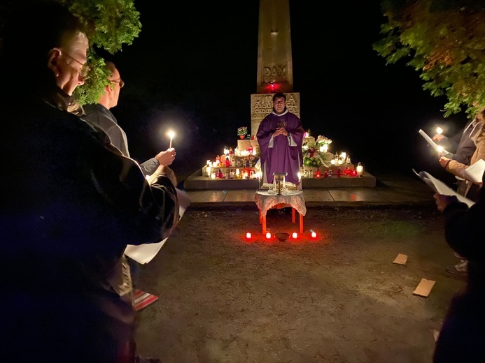 Msza na Cmentarzu Żołnierzy Włoskich - modlitwa Pastoral Centre