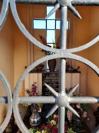 Cmentarze w Skierniewicach, Makowie, Sochaczewie