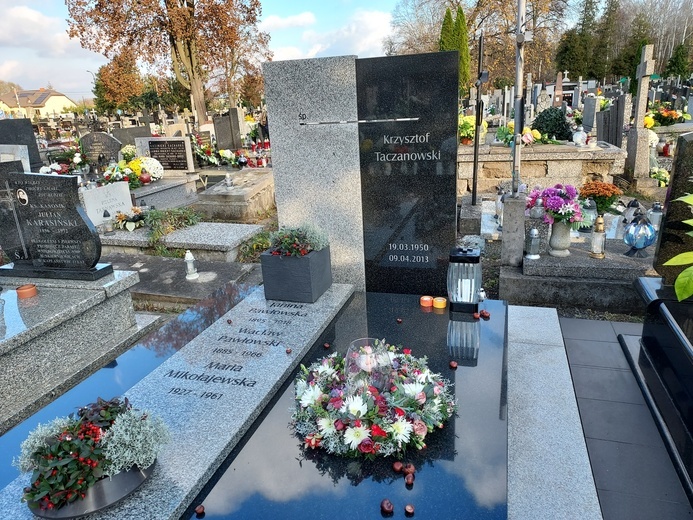 Cmentarze w Skierniewicach, Makowie, Sochaczewie