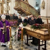 Trzebnica. Pogrzeb Stefanii Studennej, mamy wałbrzyskiego proboszcza