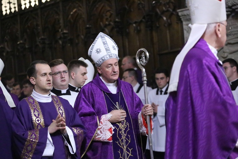 Modlitwa za zmarłych biskupów