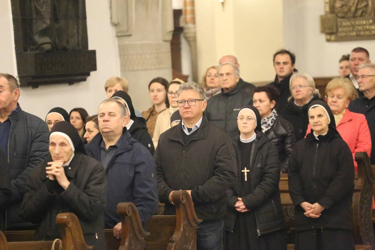 Modlitwa za zmarłych biskupów