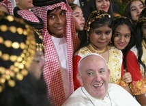 Trzeci dzień podróży apostolskiej papieża Franciszka do Bahrajnu. Trzeba "przerwać łańcuch zła, złamać spiralę przemocy"