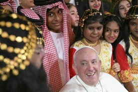 Trzeci dzień podróży apostolskiej papieża Franciszka do Bahrajnu. Trzeba "przerwać łańcuch zła, złamać spiralę przemocy"