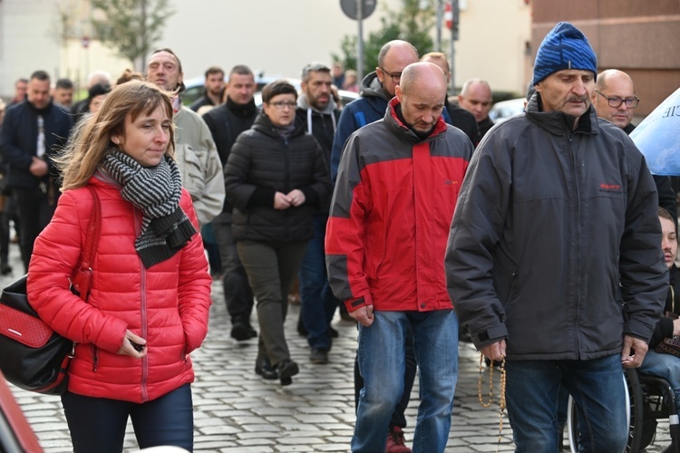 Świdnica. Różaniec na ulicach nie tylko na mężczyzn