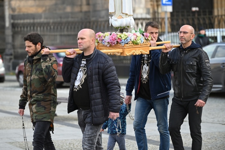 Świdnica. Różaniec na ulicach nie tylko na mężczyzn