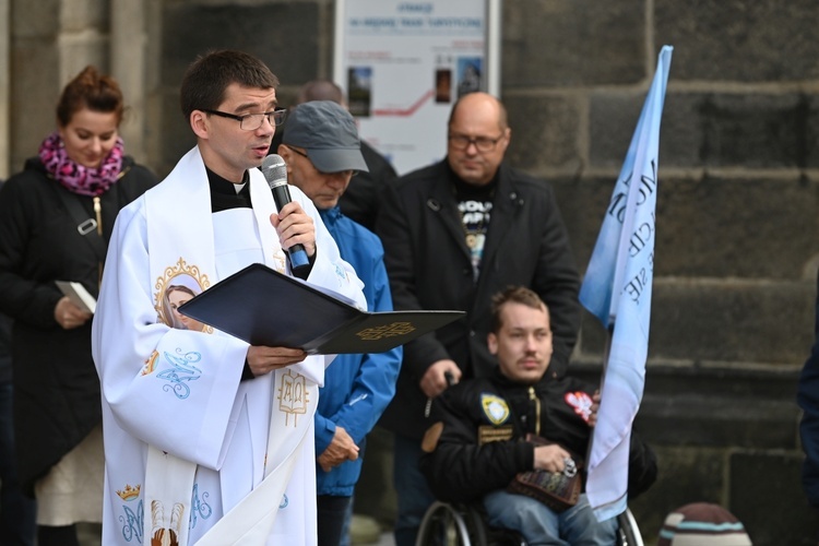 Świdnica. Różaniec na ulicach nie tylko na mężczyzn