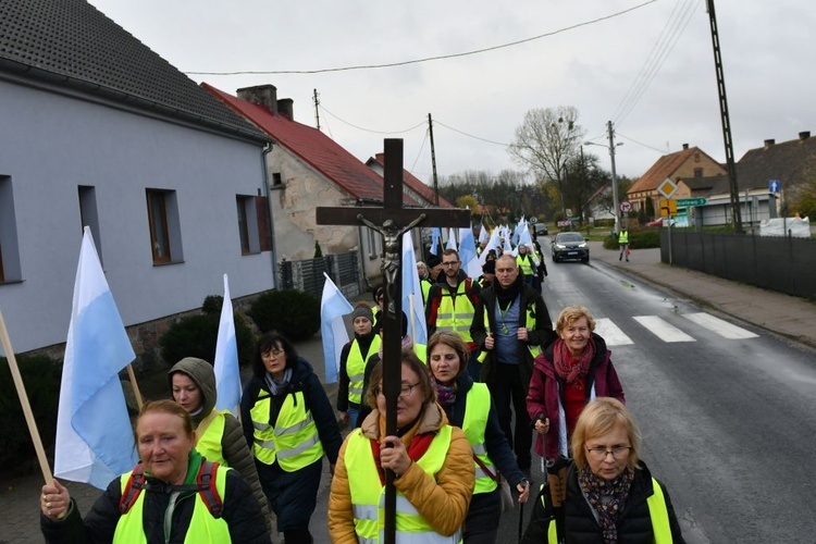 Pielgrzymka w pierwszą sobotę miesiąca z Międzyrzecza do Rokitna