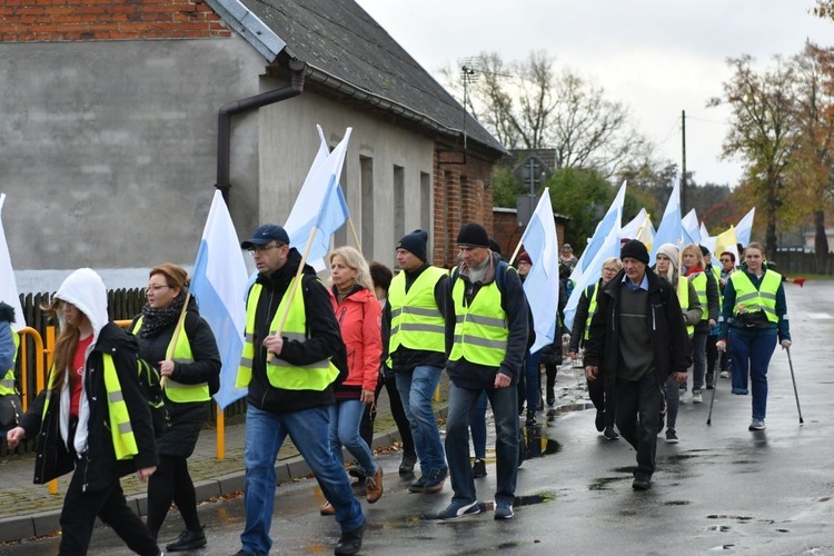 Pielgrzymka w pierwszą sobotę miesiąca z Międzyrzecza do Rokitna