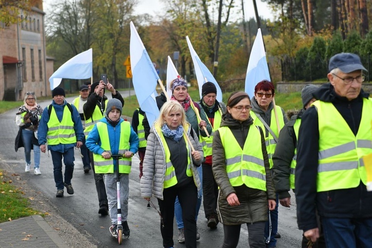 Pielgrzymka w pierwszą sobotę miesiąca z Międzyrzecza do Rokitna
