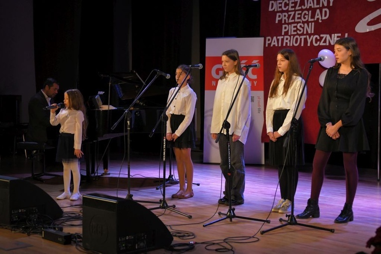 Diecezjalny Przegląd Pieśni Patriotycznej w Sulechowie