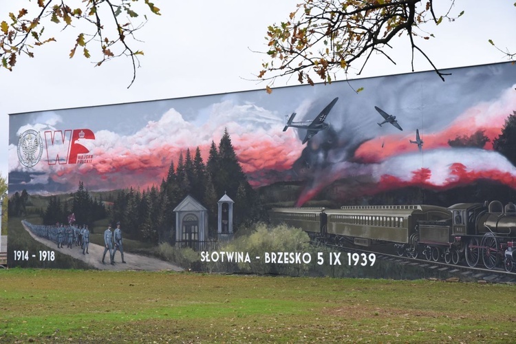 Mural w Brzesku Słotwinie