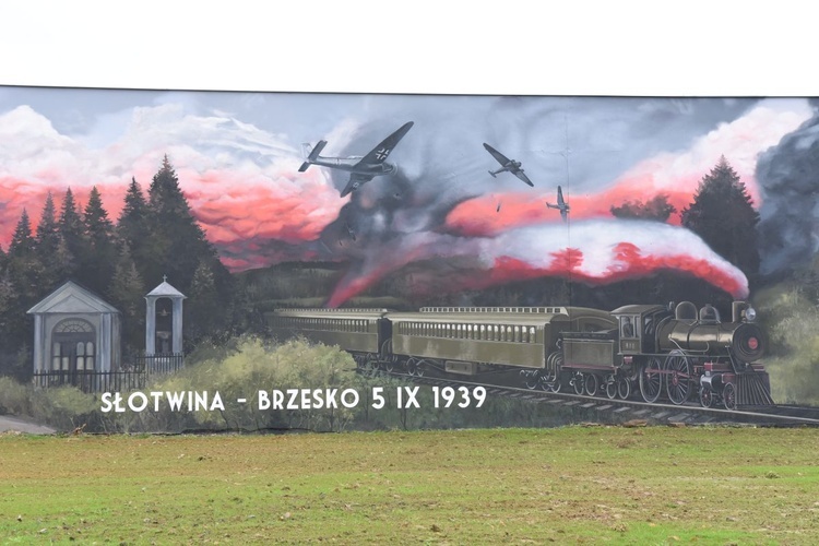 Mural w Brzesku Słotwinie