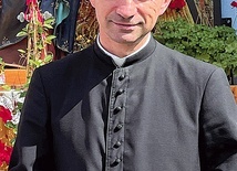 Na spotkanie z twórcami niezwykłej produkcji zaprasza ks. Z. Zachorek.