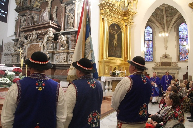 Tarnów. Pielgrzymka flisaków do katedry