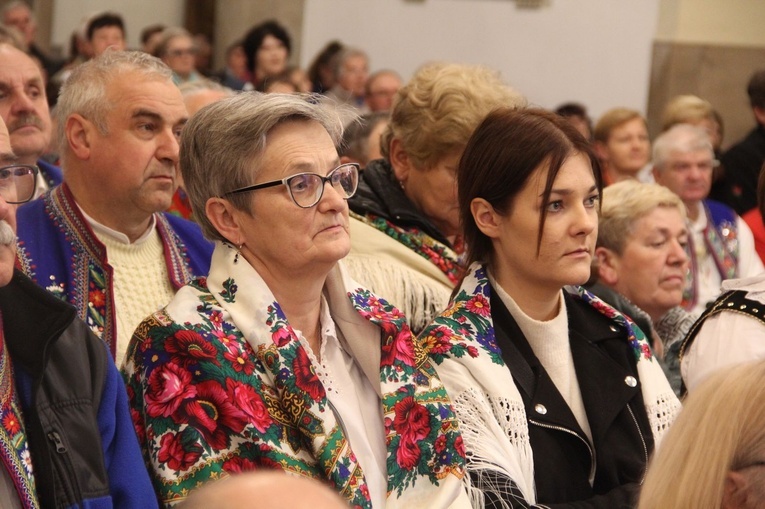 Tarnów. Pielgrzymka flisaków do katedry