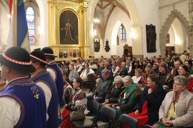 Tarnów. Pielgrzymka flisaków do katedry