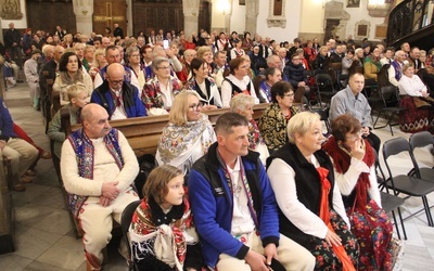 Tarnów. Pielgrzymka flisaków do katedry