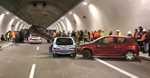 Tunel na zakopiance: ćwiczenia akcji gaszenia pożaru