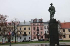 Po Mszy św. uczestnicy przejdą pod Pomnik Czynu Legionów.