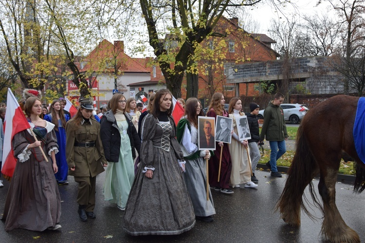 Marsz patriotyczny "Pijarskiej"