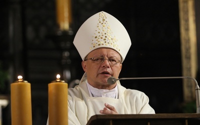 Abp Ryś: ciągle wchodzimy do ziemi naszej niepodległości. Wybierajmy życie!