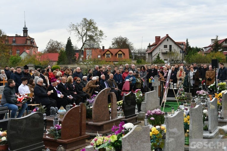 Bytom Odrzański. Poświęcenie nowego nagrobka uczestnika Bitwy o Atlantyk