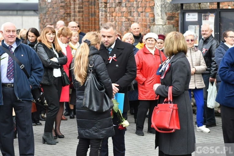 Bytom Odrzański. Poświęcenie nowego nagrobka uczestnika Bitwy o Atlantyk