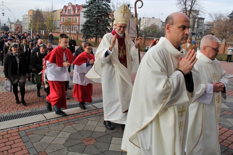 Abp Galbas w Rybniku: Patriotyzm, a nie partiotyzm!