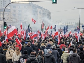 100 tysięcy biało-czerwonych flag w Warszawie