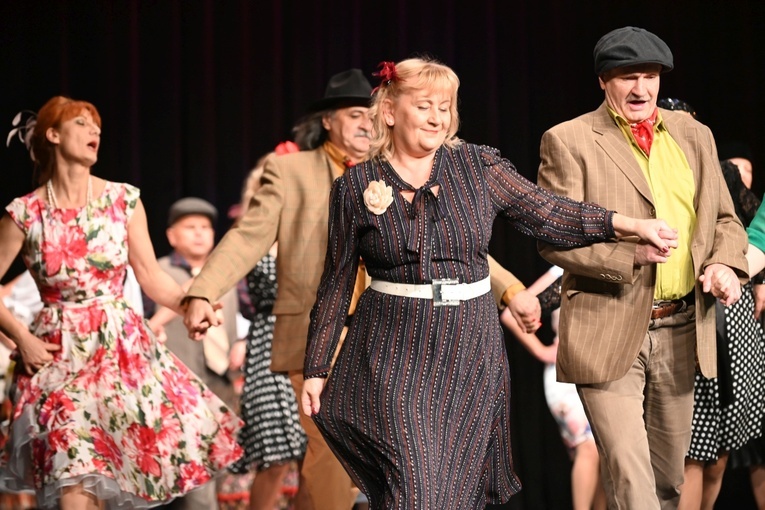 Świdnica. „Zasłużony Kulturze Gloria Artis” dla Marii Skiślewicz i Zespołu „Krąg”