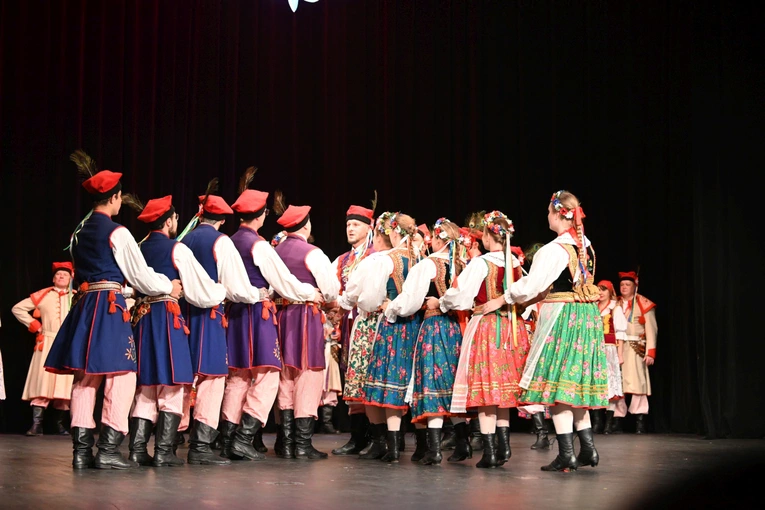 Świdnica. „Zasłużony Kulturze Gloria Artis” dla Marii Skiślewicz i Zespołu „Krąg”