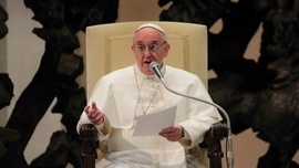 Neapol: więźniowie uszyli dla Papieża ornat na Światowy Dzień Ubogich