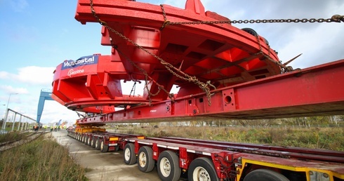 Gigantyczny transport wjedzie na A4 koło Krapkowic