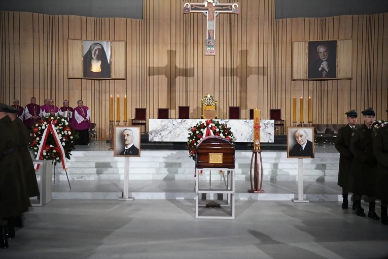 Msza św. żałobna prezydentów RP na uchodźstwie w Świątyni Opatrzności Bożej.