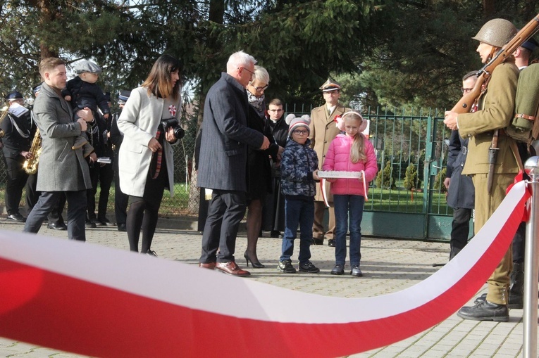 Radłów. Odsłonięcie muralu "Radłowskie Termopile"