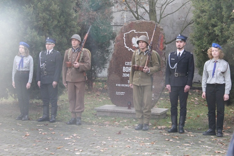Radłów. Odsłonięcie muralu "Radłowskie Termopile"
