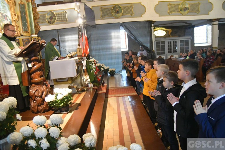 20 nowych ministrantów w Gaworzycach