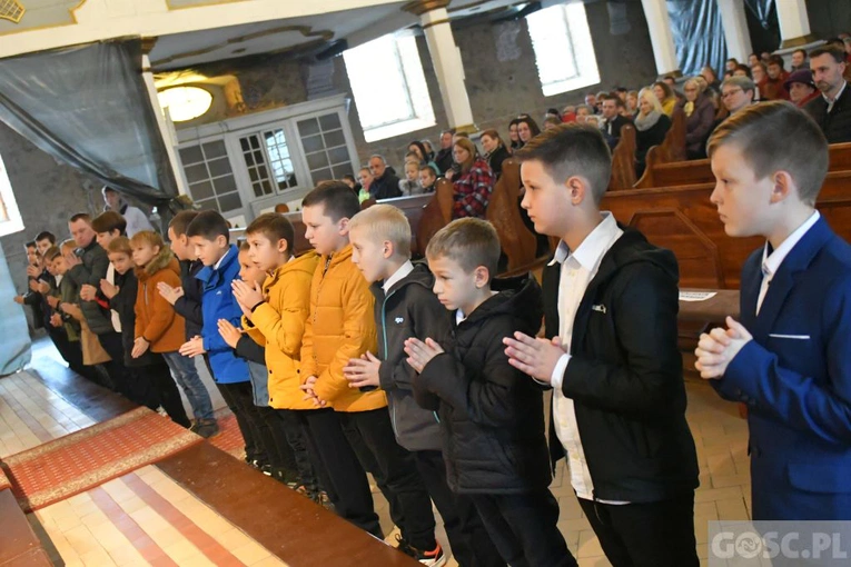 20 nowych ministrantów w Gaworzycach