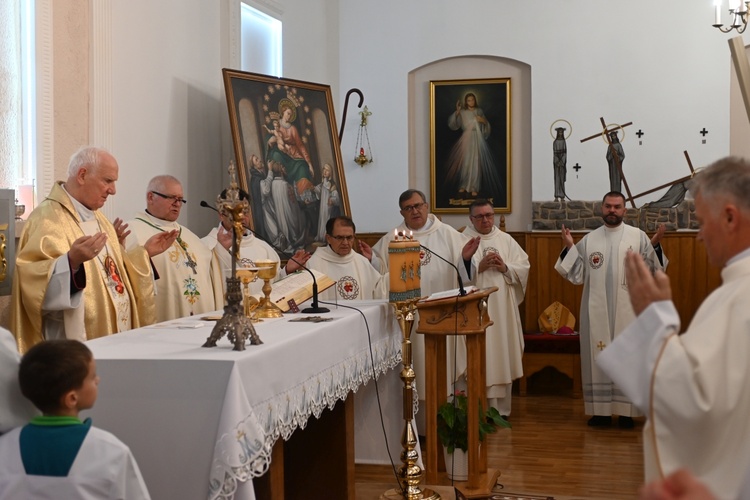 Polanica-Zdrój. Wprowadzenie obrazu MB Pompejańskiej z relikwiami bł. Bartolo Longo